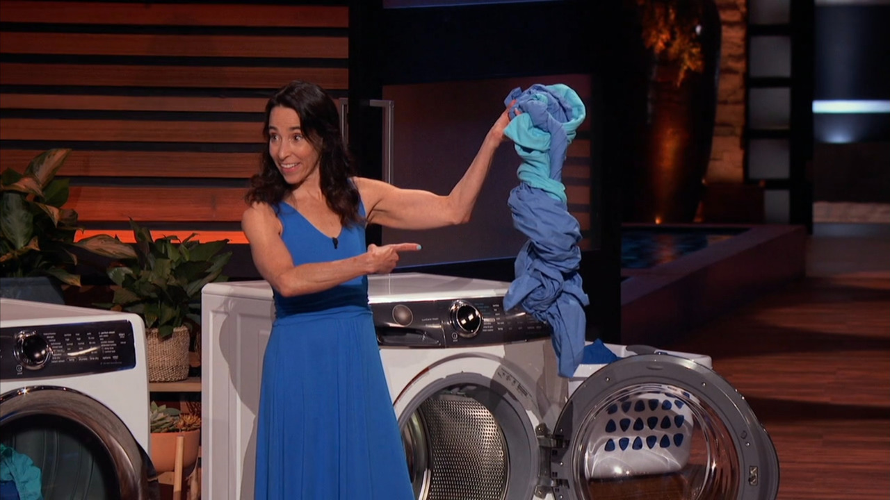 This Shark Tank Invention Prevents Sheets From Tangling In The Laundry –  SheKnows